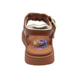 SANDALIA COQUETA PARA NIÑA COLOR MIEL DE PIEL TOMASA CON HEBILLA