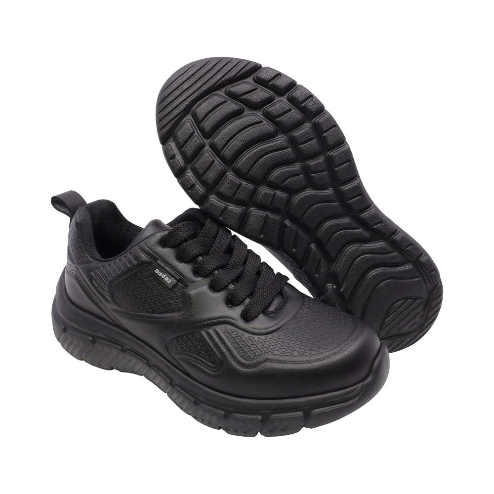 Tenis escolar Audaz de piel color negro Balu con agujetas