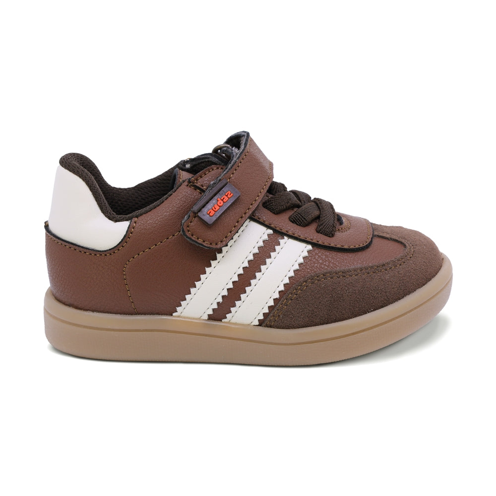 TENIS AUDAZ PARA NIÑO DE SINTÉTICO COLOR CAFÉ CLARO SMITH CON FRANJAS BLANCAS