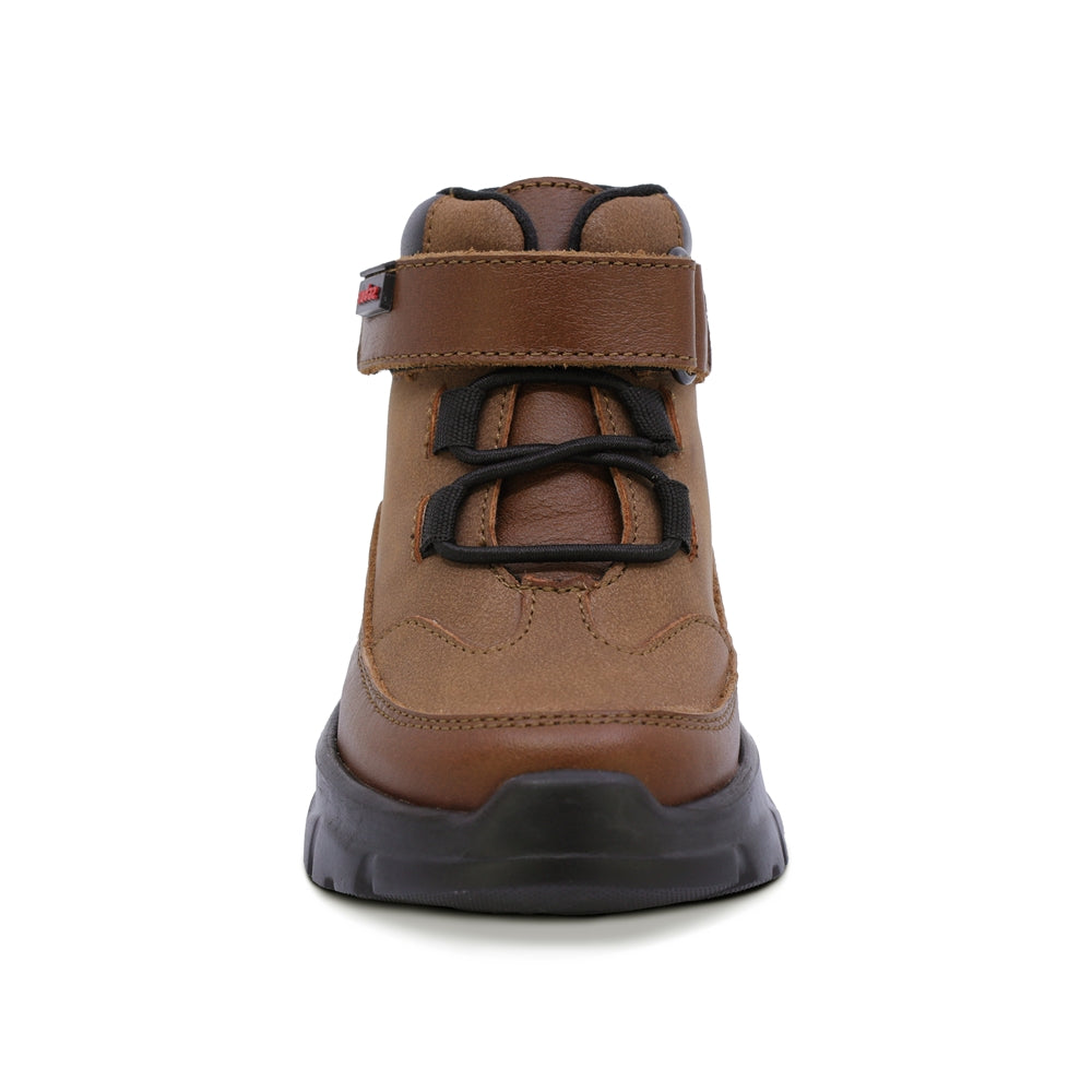 BOTA AUDAZ PARA NIÑO DE PIEL COLOR CAFÉ CLARO SUELA NEMO CON TIRA DE CONTACTO