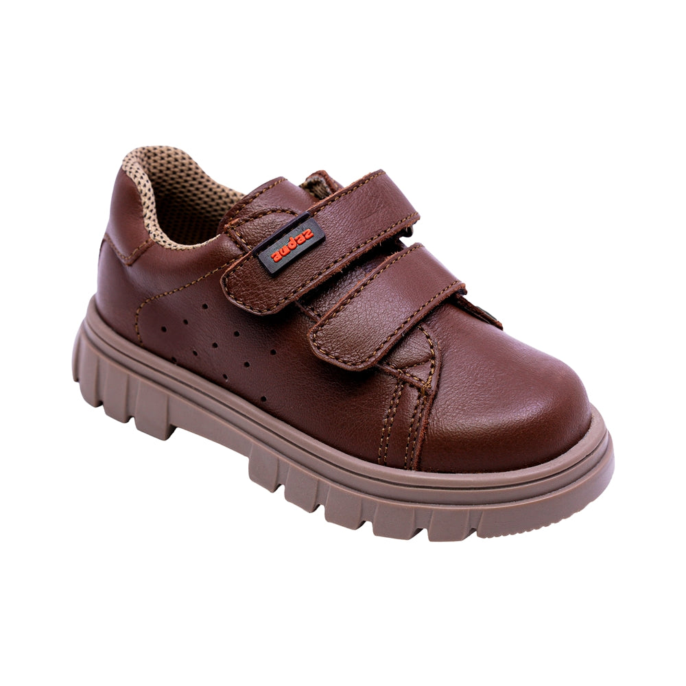 TENIS AUDAZ PARA NIÑO COLOR CAFÉ CLARO DE PIEL THUNDER CON TIRA DE CONTACTO