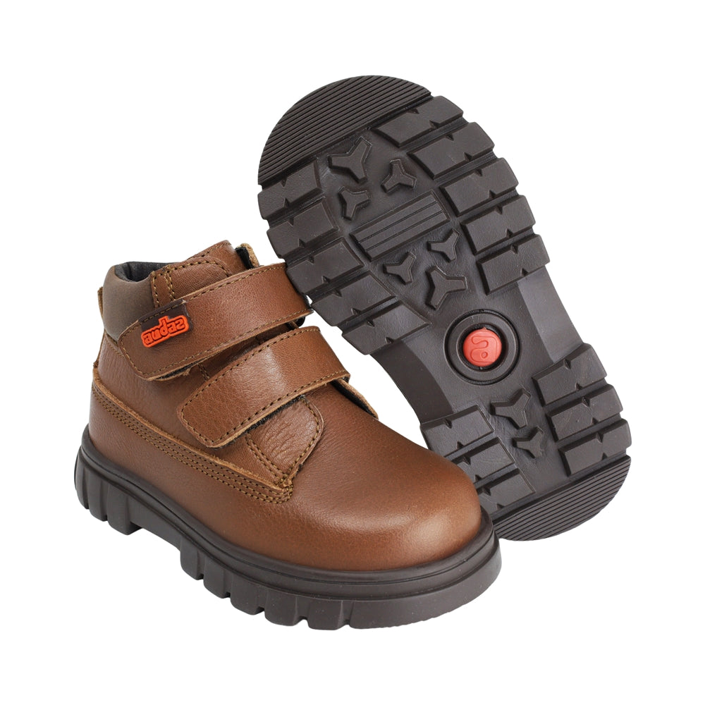 BOTA AUDAZ PARA NIÑO EN PIEL COLOR CAFÉ CLARO THUNDER CON DOBLE TIRA DE CONTACTO
