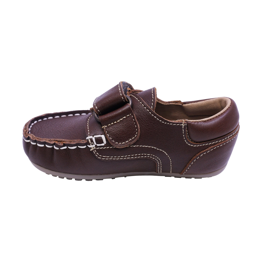 MOCASÍN AUDAZ PARA NIÑO COLOR CAFÉ DE PIEL MALAGA CON TIRA DE CONTACTO