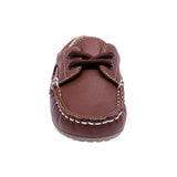 MOCASÍN AUDAZ PARA NIÑO COLOR CAFÉ CLARO DE PIEL MALAGA CON AGUJETA