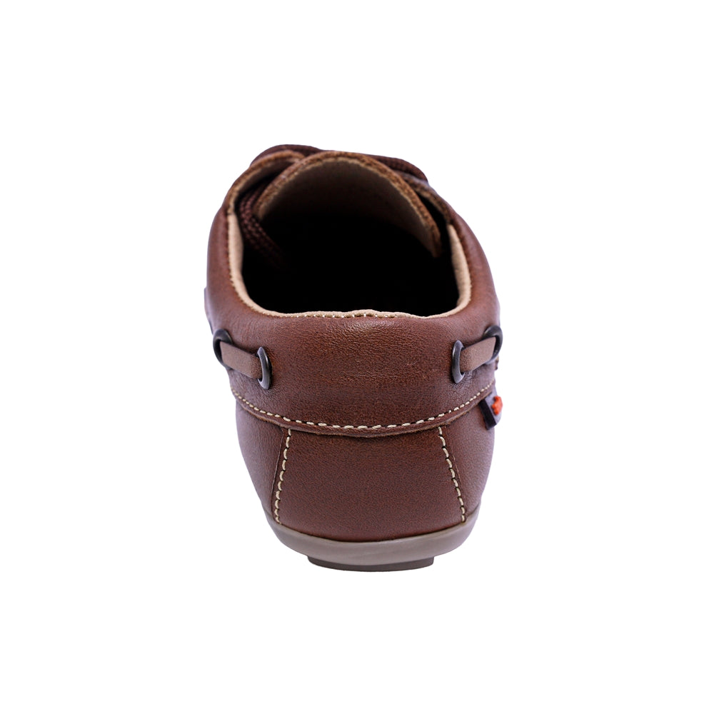 MOCASÍN AUDAZ PARA NIÑO COLOR CAFÉ CLARO DE PIEL MALAGA CON AGUJETA