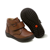 BOTA AUDAZ PARA NIÑO DE PIEL COLOR CAFÉ CLARO CASTOR CON TIRA DE CONTACTO