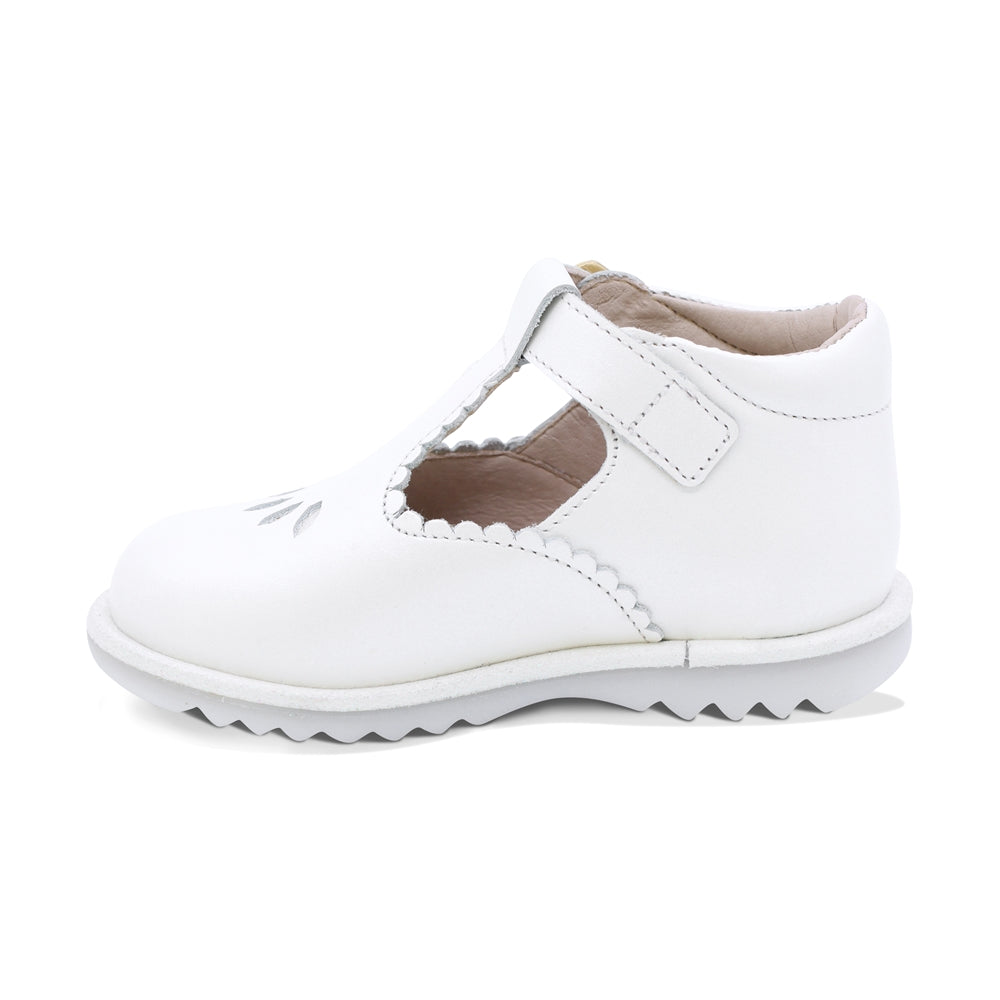 ZAPATO COQUETA PARA NIÑA DE PIEL COLOR PERLA RONDY CON HEBILLA