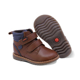 BOTITA AUDAZ PARA NIÑO DE PIEL COLOR CAFÉ CLARO RONDY CON DOBLE TIRA DE CONTACTO