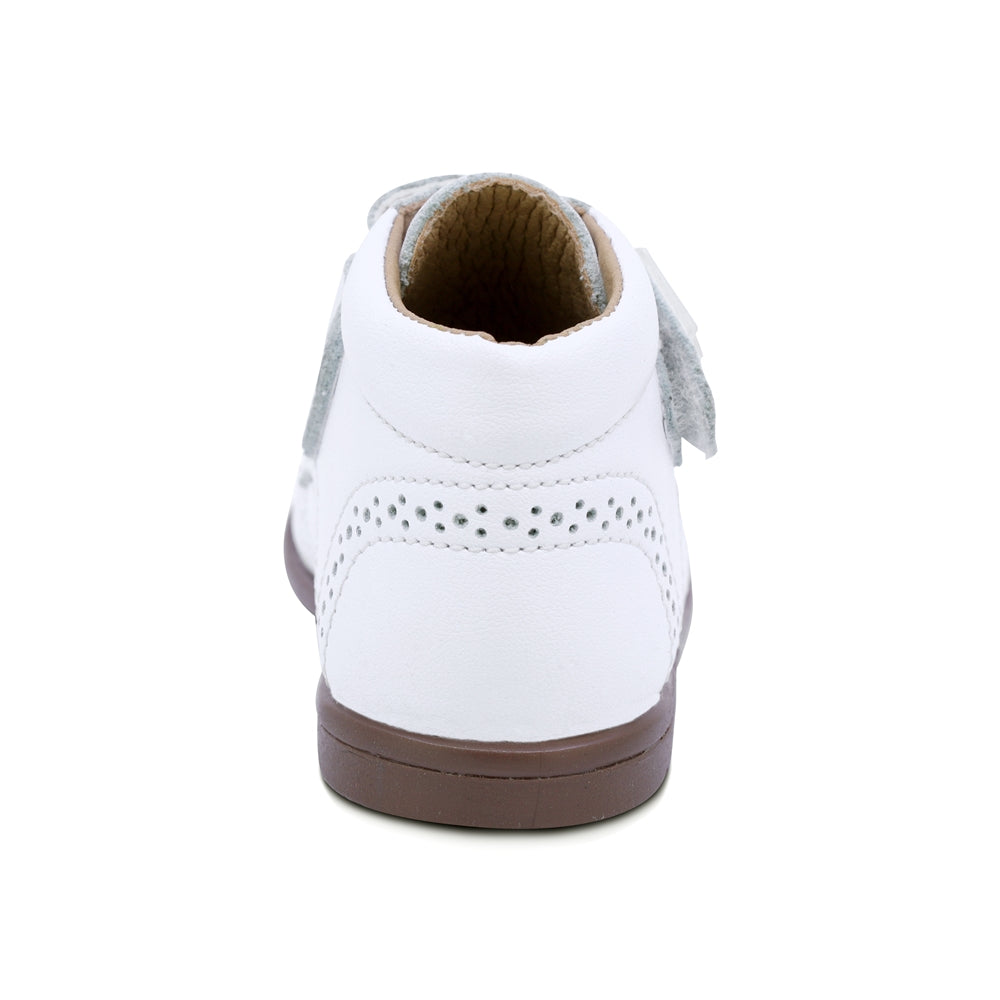 BOTITA AUDAZ PARA NIÑO DE PIEL COLOR BLANCO TOMY CON TIRA DE CONTACTO