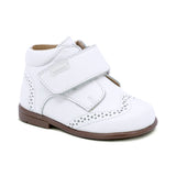 BOTITA AUDAZ PARA NIÑO DE PIEL COLOR BLANCO TOMY CON TIRA DE CONTACTO