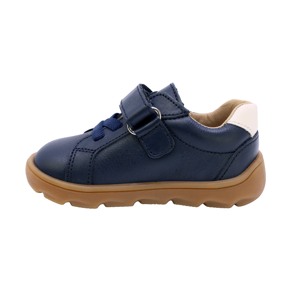 TENIS AUDAZ PARA NIÑO EN PIEL COLOR AZUL ZERO CON AGUJETA Y TIRA DE CONTACTO