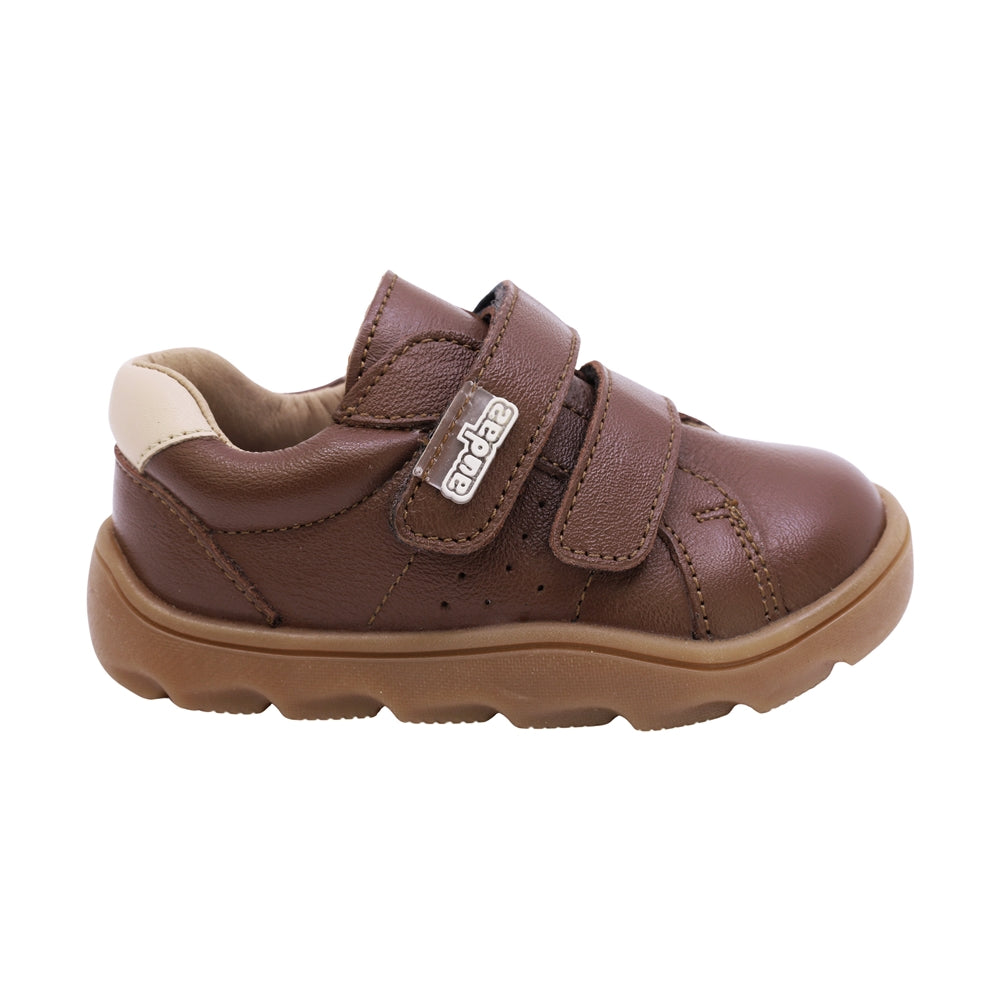 TENIS AUDAZ PARA NIÑO EN PIEL COLOR CAFÉ CLARO ZERO CON DOBLE TIRA DE CONTACTO