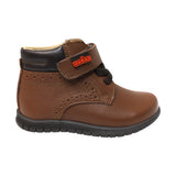 BOTA AUDAZ PARA NIÑO EN PIEL COLOR CAFÉ CLARO CLICK CON AGUJETA Y TIRA DE CONTACTO