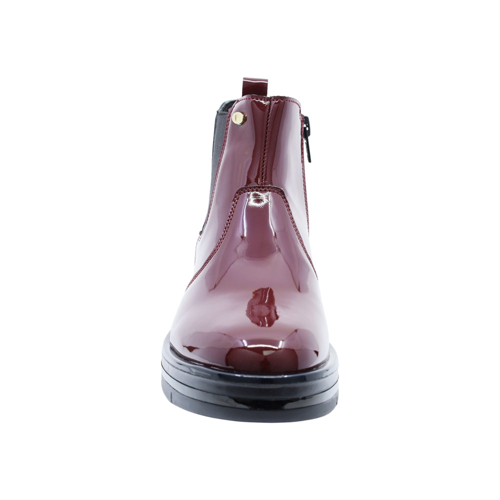 BOTA COQUETA  PARA NIÑA CHAROL VINO NORA TIPO BOTIN
