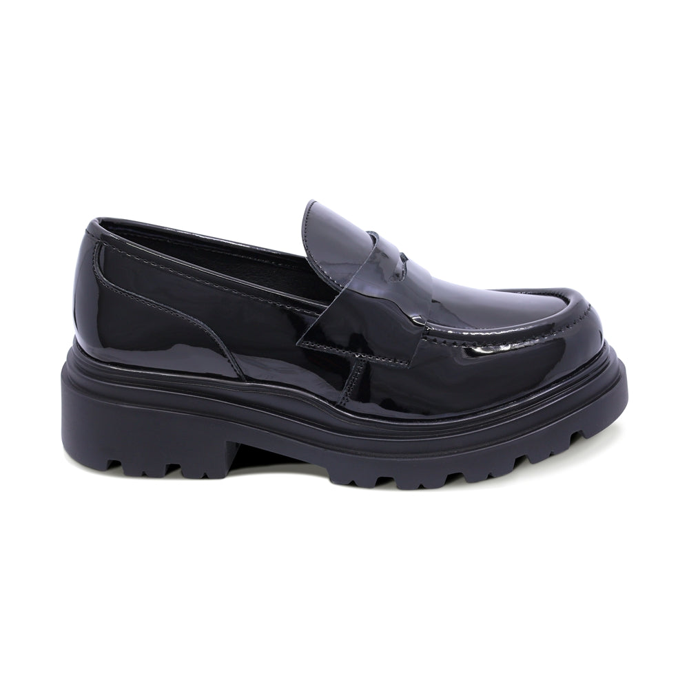 Mocasín Coqueta de Charol color Negro Jazz con diseño track