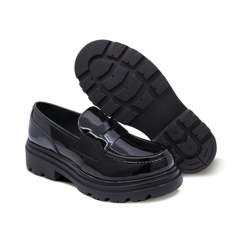 Mocasín Coqueta de Charol color Negro Jazz con diseño track