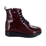 BOTA COQUETA  PARA NIÑA CHAROL VINO FLORENCE CON AGUJETA