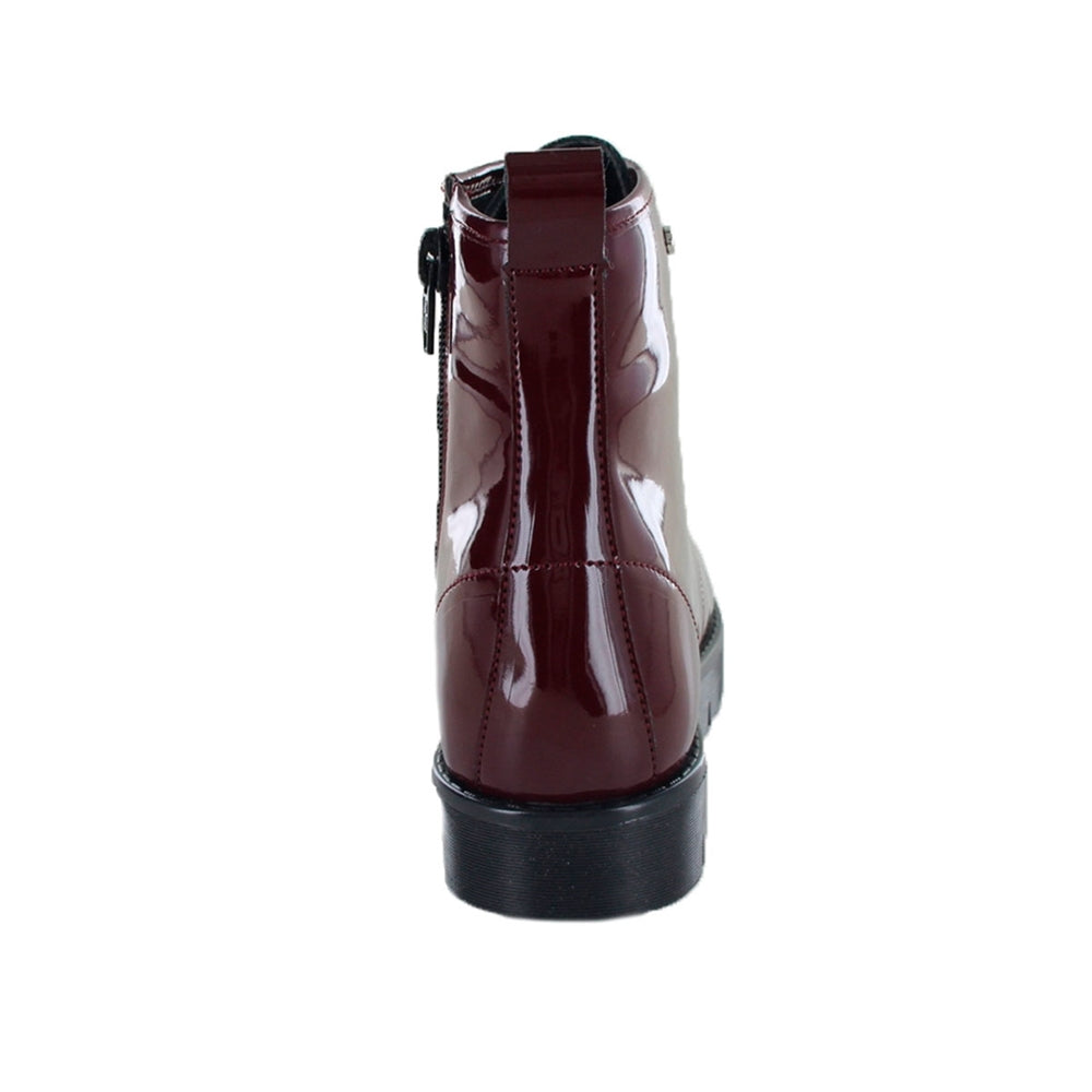 BOTA COQUETA  PARA NIÑA CHAROL VINO FLORENCE CON AGUJETA