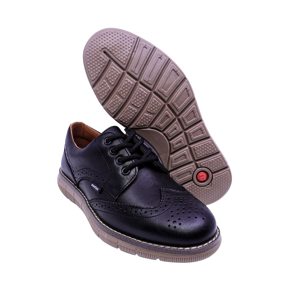 ZAPATO AUDAZ PARA NIÑO COLOR NEGRO DE PIEL MURPHY CON AGUJETA