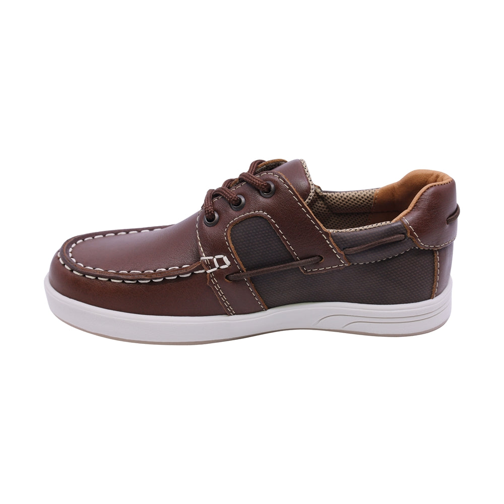 MOCASÍN AUDAZ PARA NIÑO COLOR CAFÉ DE PIEL STEVE CON AGUJETA