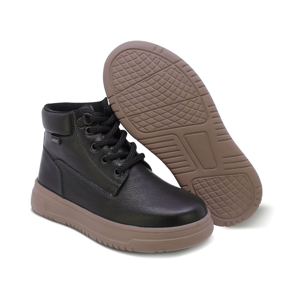 BOTA AUDAZ PARA NIÑO DE PIEL COLOR NEGRO RAPTOR CON AGUJETA