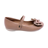 BALERINA COQUETA PARA NIÑA COLOR ARENA DE PIEL SLIP ON