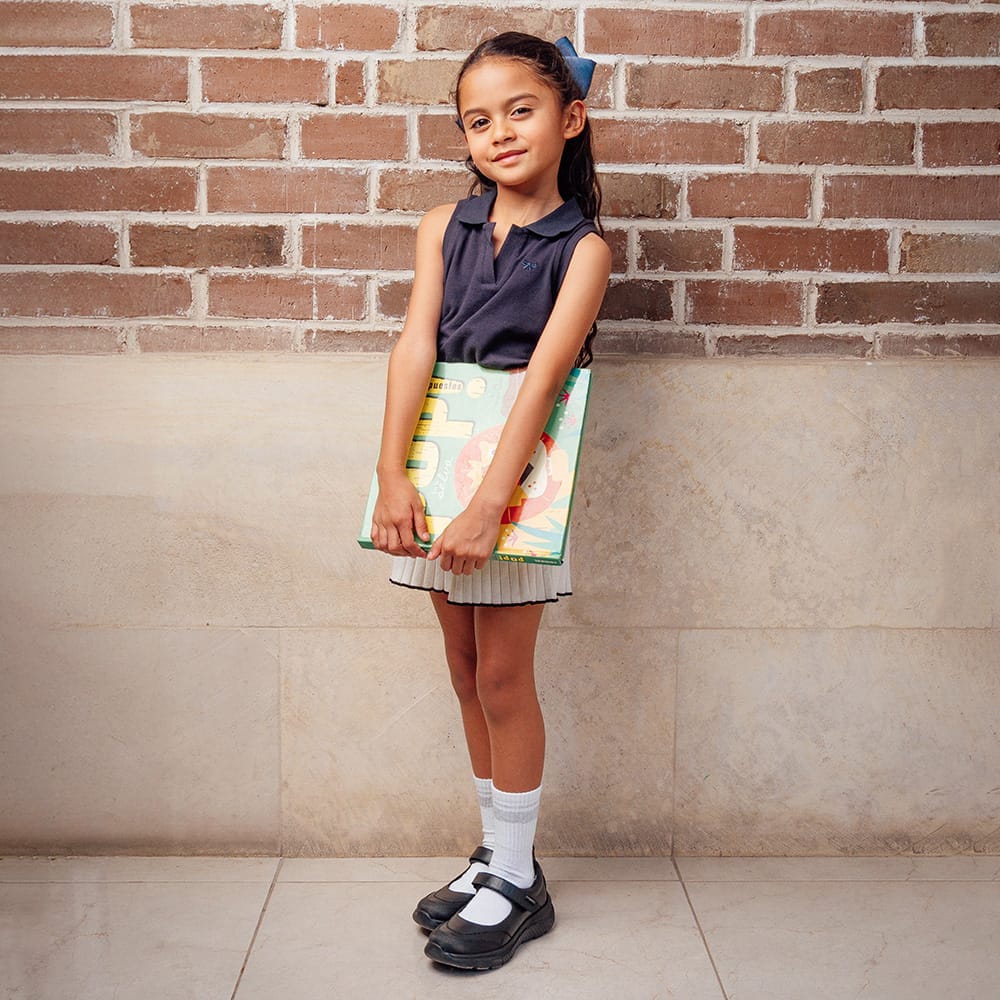 Zapato escolar Coqueta para niña de piel negro Balu con puntera antiraspaduras