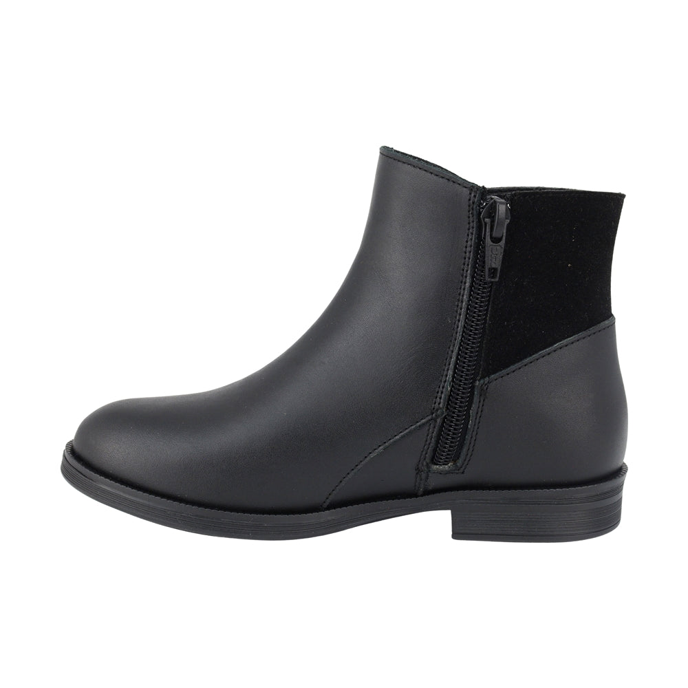 BOTA COQUETA PARA NIÑA EN PIEL COLOR NEGRO CANUTA CON ELÁSTICO Y HERRAJE DE CORAZÓN