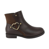 BOTA COQUETA PARA NIÑA EN PIEL COLOR CAFÉ CANUTA CON ELÁSTICO Y HERRAJE DE CORAZÓN