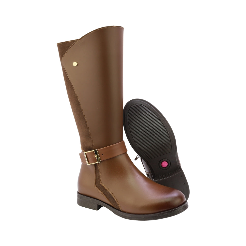 BOTA COQUETA PARA NIÑA EN SINTÉTICO COLOR CAFÉ CLARO CANUTA CON HEBILLA