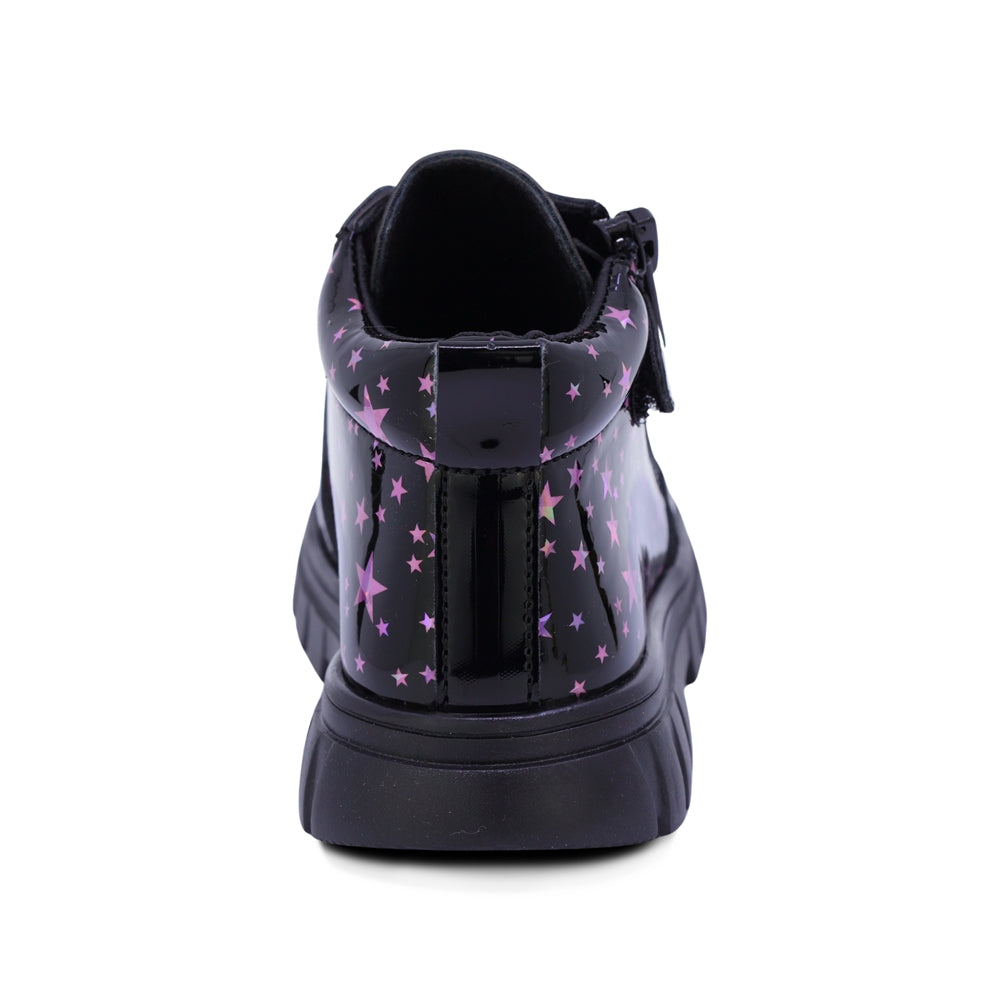 BOTITA COQUETA PARA NIÑA EN CHAROL COLOR NEGRO THUNDER CON ESTAMPADO DE ESTRELLAS