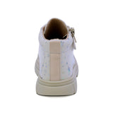 BOTITA COQUETA PARA NIÑA EN CHAROL COLOR BEIGE THUNDER CON ESTAMPADO DE ESTRELLAS