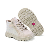 BOTITA COQUETA PARA NIÑA EN CHAROL COLOR BEIGE THUNDER CON ESTAMPADO DE ESTRELLAS