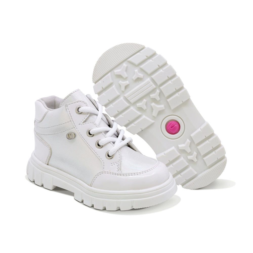 TENIS COQUETA PARA NIÑA DE SINTÉTICO COLOR BLANCO SUELA THUNDER CON AGUJETA