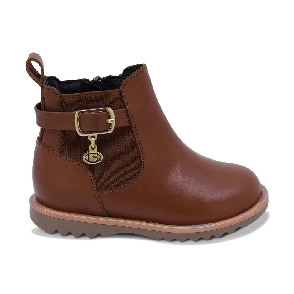 BOTA COQUETA PARA NIÑA DE PIEL COLOR MIEL RONDY CON HEBILLA DECORATIVA