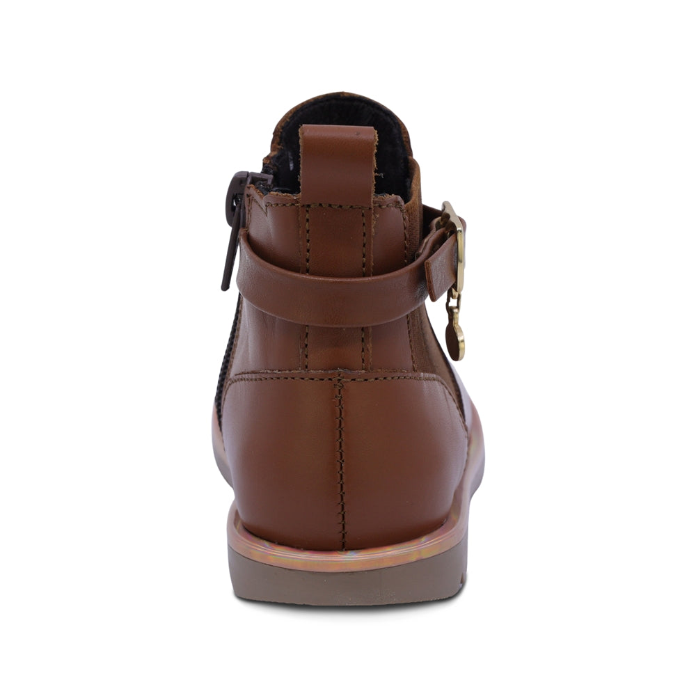 BOTA COQUETA PARA NIÑA DE PIEL COLOR MIEL RONDY CON HEBILLA DECORATIVA