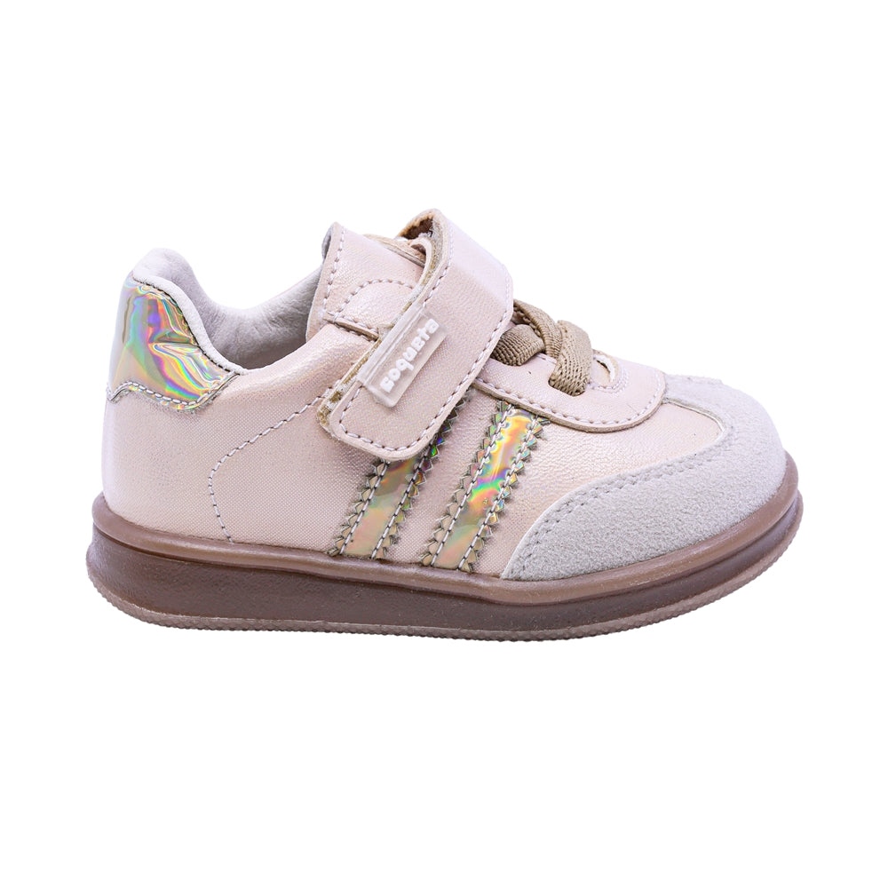 TENIS COQUETA PARA NIÑA COLOR ORO DE SINTÉTICO TEDDY CON TIRA DE CONTACTO