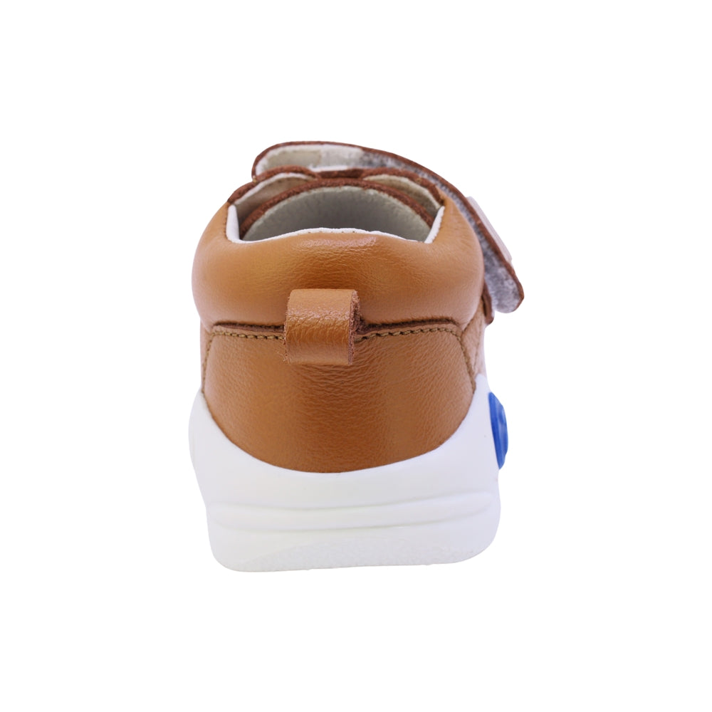 BOTA AUDAZ PARA NIÑO EN PIEL COLOR MIEL PINKY CON DOBLE TIRA DE CONTACTO