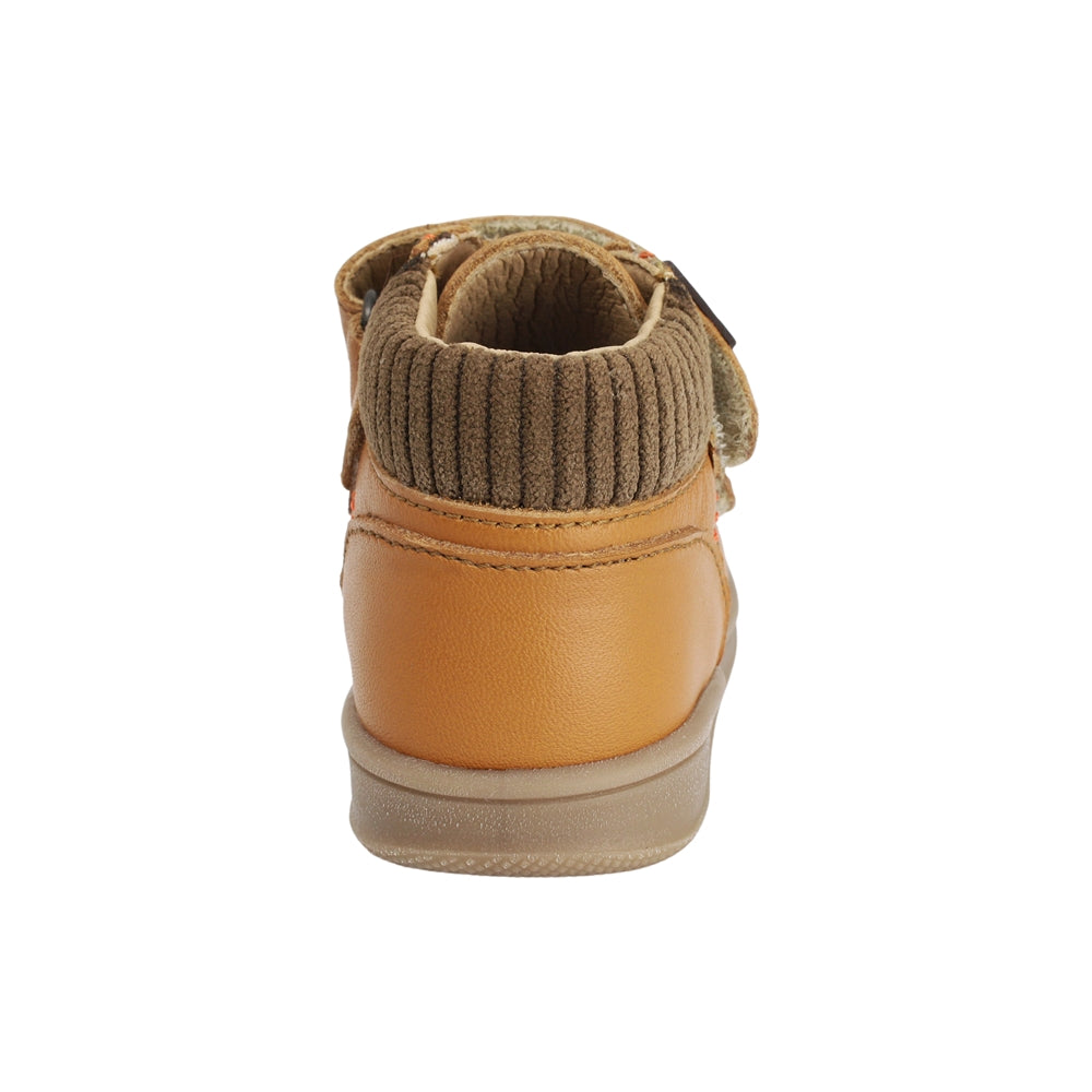 BOTA AUDAZ PARA NIÑO EN PIEL COLOR MIEL TEDDY CON DOBLE TIRA DE CONTACTO
