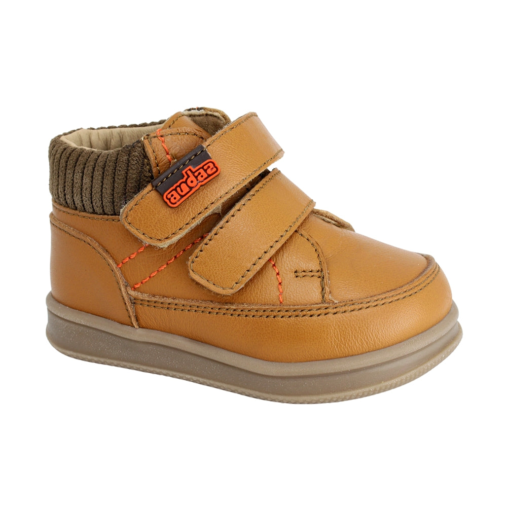 BOTA AUDAZ PARA NIÑO EN PIEL COLOR MIEL TEDDY CON DOBLE TIRA DE CONTACTO