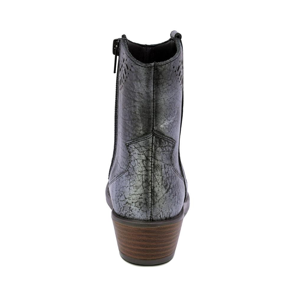 BOTINES COQUETA PARA NIÑA DE PIEL COLOR GRIS METÁLICO MIRTA CON DISEÑO WESTERN Y DETALLES CALADOS