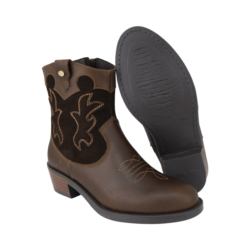BOTA COQUETA PARA NIÑA EN PIEL COLOR CAFÉ MIRTA CON BORDADO