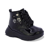 BOTA COQUETA PARA NIÑA EN CHAROL COLOR NEGRO SUELA NEMO CON AGUJETA