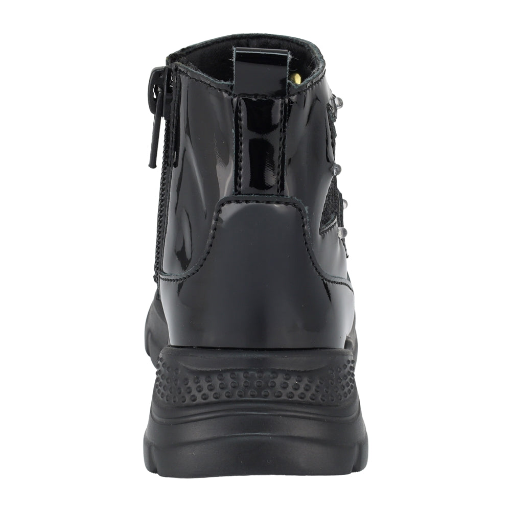BOTA COQUETA PARA NIÑA EN CHAROL COLOR NEGRO NEMO CON DETALLE DE ESTRELLA
