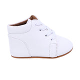 BOTA AUDAZ PARA NIÑO COLOR BLANCO DE SINTÉTICO PEUQUE CON AGUJETA