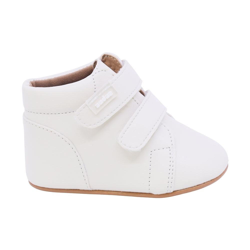 BOTA AUDAZ PARA NIÑO COLOR BEIGE DE SINTÉTICO PEUQUE CON TIRA DE CONTACTO