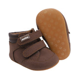 BOTA AUDAZ PARA NIÑO EN SINTÉTICO COLOR CAFÉ PEUQUE CON DOBLE TIRA DE CONTACTO