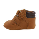 BOTA AUDAZ PARA NIÑO EN SINTÉTICO COLOR MIEL PEUQUE CON DOBLE TIRA DE CONTACTO