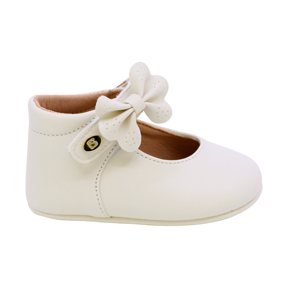 ZAPATO COQUETA PARA NIÑA DE SINTÉTICO COLOR BEIGE PEUQUE CON MOÑO DECORATIVO