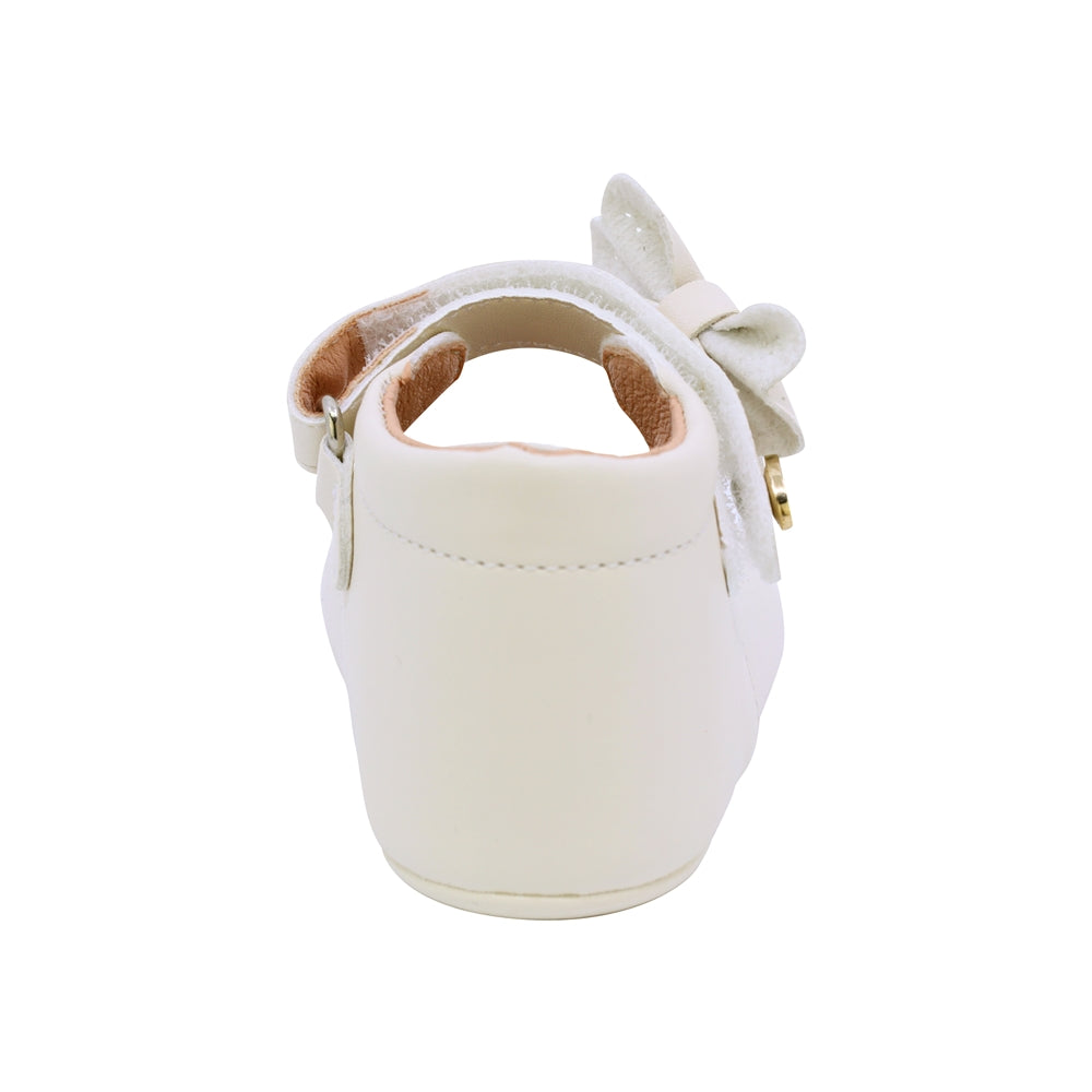 ZAPATO COQUETA PARA NIÑA DE SINTÉTICO COLOR BEIGE PEUQUE CON MOÑO DECORATIVO